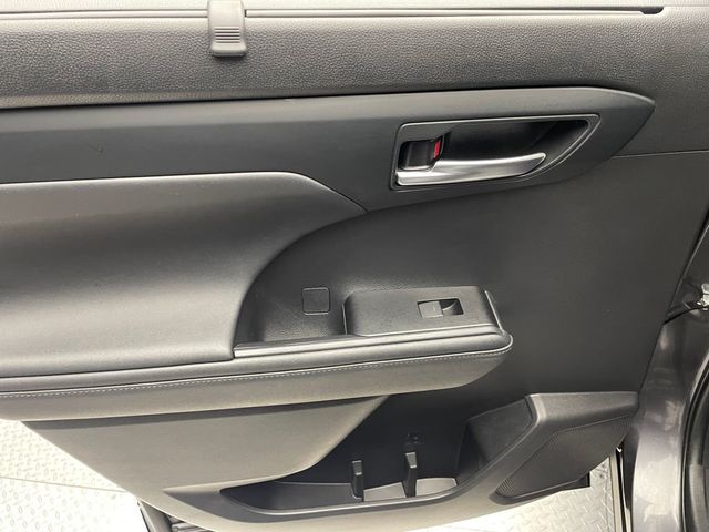 2023 Toyota Highlander XLE AWD - 22935198 - 32