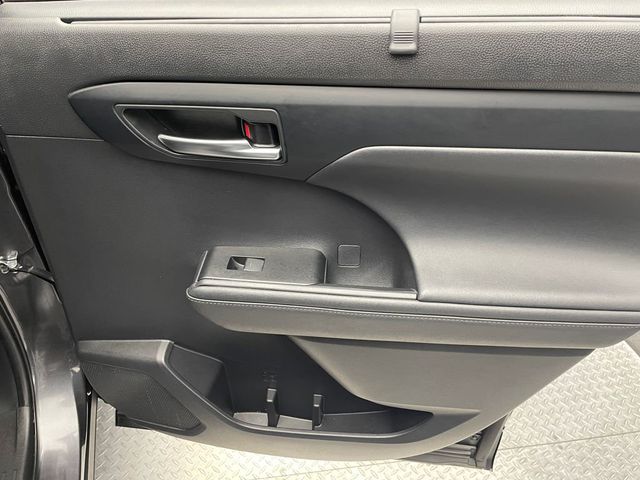 2023 Toyota Highlander XLE AWD - 22935198 - 36