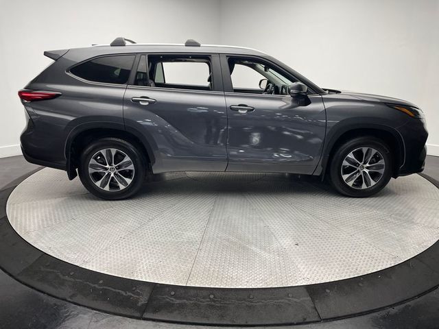2023 Toyota Highlander XLE AWD - 22935198 - 3