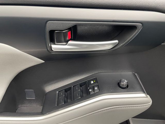 2023 Toyota Highlander XLE AWD - 22939997 - 9