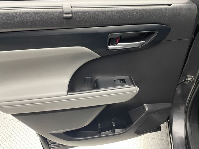 2023 Toyota Highlander XLE AWD - 22939997 - 32