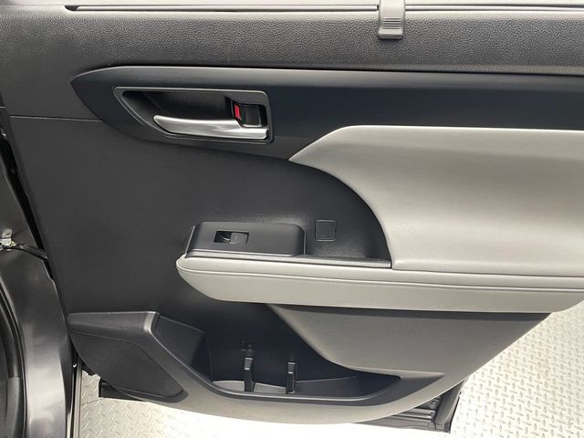 2023 Toyota Highlander XLE AWD - 22939997 - 35