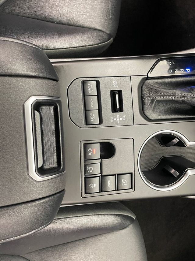 2023 Toyota Highlander XLE AWD - 22942110 - 28