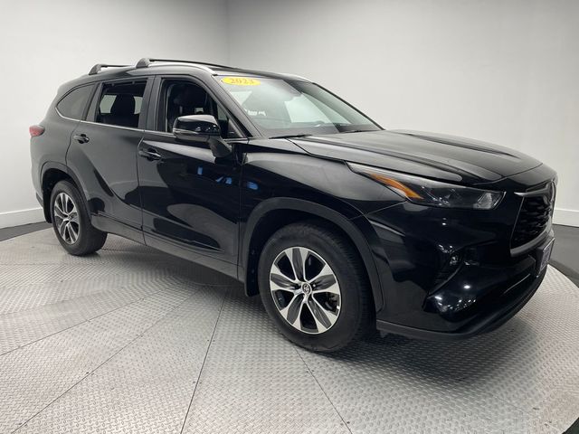 2023 Toyota Highlander XLE AWD - 22942110 - 2