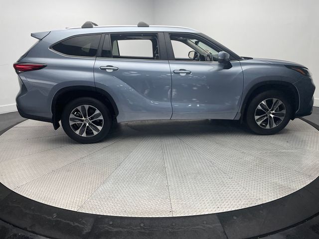 2023 Toyota Highlander XLE AWD - 22942123 - 3