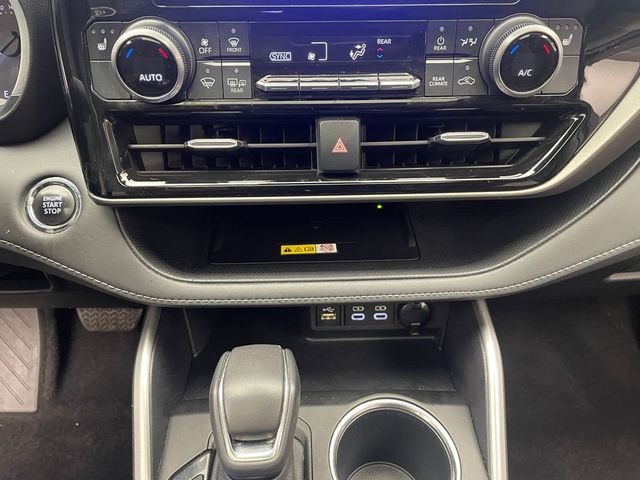 2023 Toyota Highlander XLE AWD - 22992789 - 26