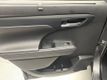 2023 Toyota Highlander XLE AWD - 22992789 - 32