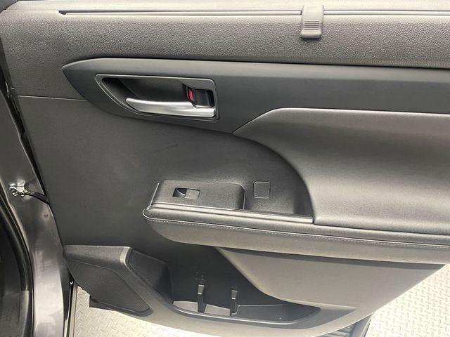 2023 Toyota Highlander XLE AWD - 22992789 - 35