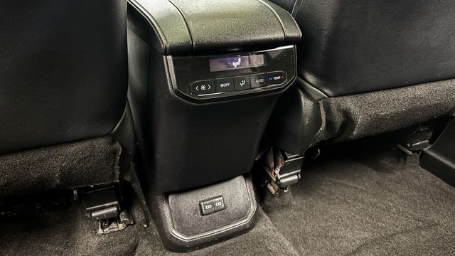 2023 Toyota Highlander XLE AWD - 23037056 - 32
