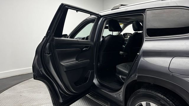 2023 Toyota Highlander XLE AWD - 23037056 - 35