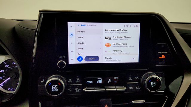 2023 Toyota Highlander XLE AWD - 23014163 - 17