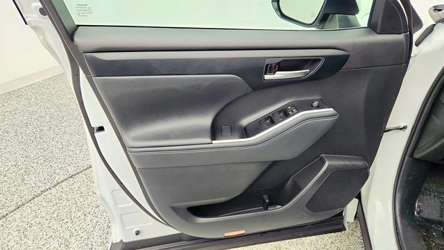 2023 Toyota Highlander XLE AWD with 12.3'' Multimedia Screen - 22978769 - 10