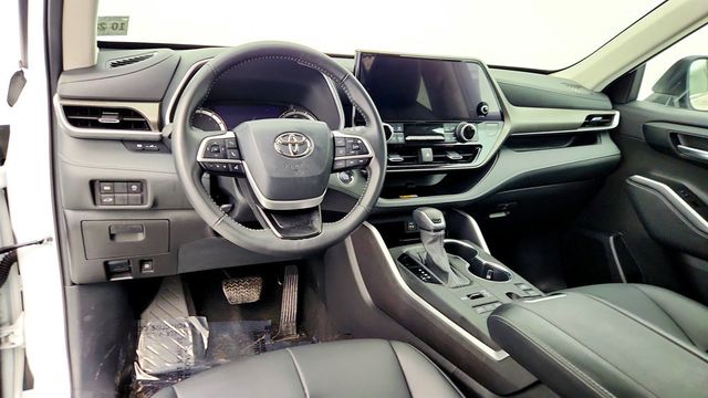 2023 Toyota Highlander XLE AWD with 12.3'' Multimedia Screen - 22978769 - 12