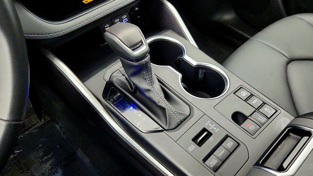 2023 Toyota Highlander XLE AWD with 12.3'' Multimedia Screen - 22978769 - 16