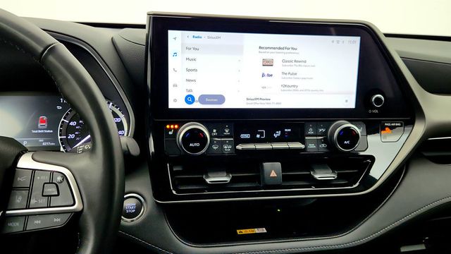 2023 Toyota Highlander XLE AWD with 12.3'' Multimedia Screen - 22978769 - 17