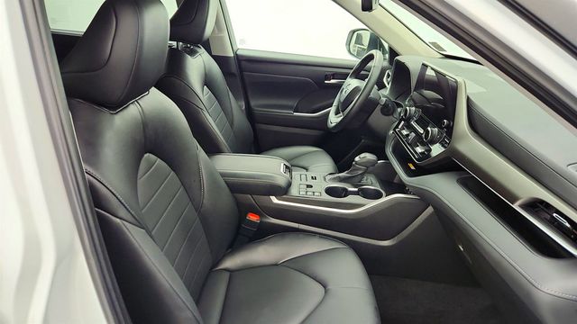 2023 Toyota Highlander XLE AWD with 12.3'' Multimedia Screen - 22978769 - 24