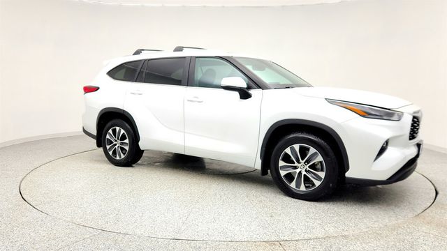 2023 Toyota Highlander XLE AWD with 12.3'' Multimedia Screen - 22978769 - 2