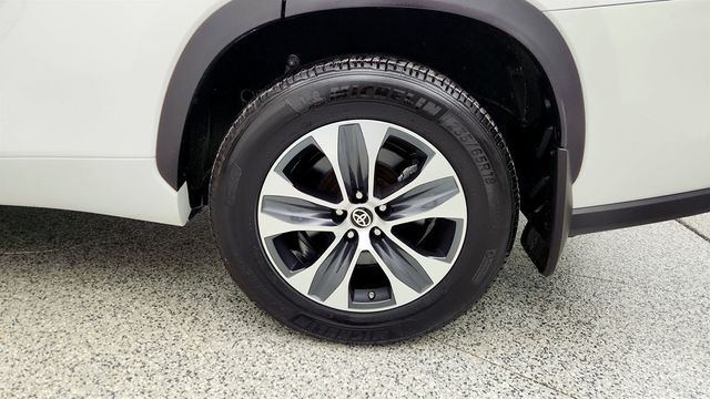 2023 Toyota Highlander XLE AWD with 12.3'' Multimedia Screen - 22978769 - 8