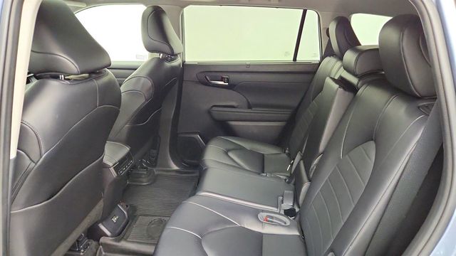 2023 Toyota Highlander XLE AWD w/ Running Boards - 23068941 - 20