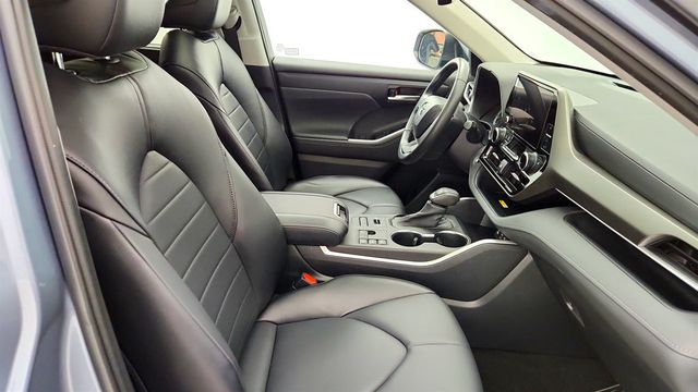2023 Toyota Highlander XLE AWD w/ Running Boards - 23068941 - 24