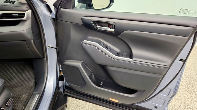 2023 Toyota Highlander XLE AWD w/ Running Boards - 23068941 - 26