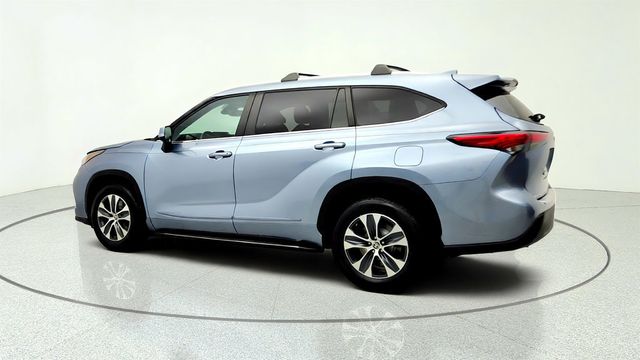 2023 Toyota Highlander XLE AWD w/ Running Boards - 23068941 - 6