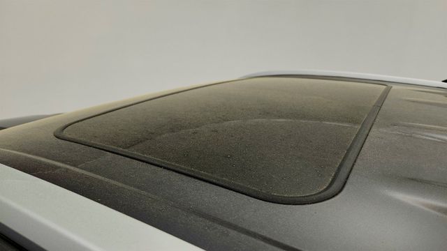 2023 Toyota Highlander XLE AWD w/ Seating for Eight - 23023143 - 9