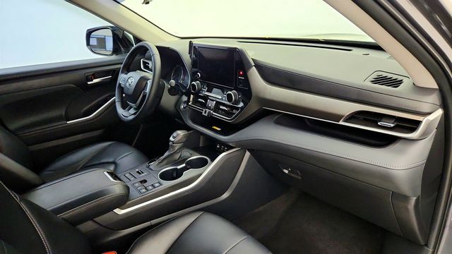 2023 Toyota Highlander XLE AWD w/ Seating for Eight - 23023143 - 23