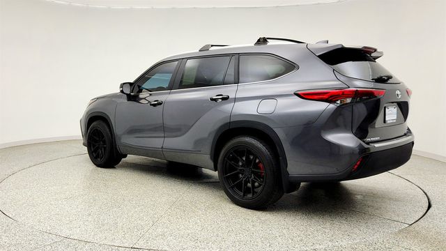 2023 Toyota Highlander XLE AWD w/ Seating for Eight - 23023143 - 6