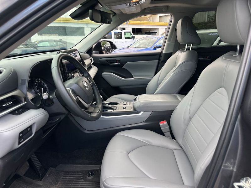 2023 Toyota Highlander XLE FWD - 23044220 - 11