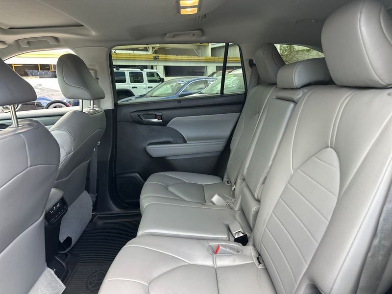 2023 Toyota Highlander XLE FWD - 23044220 - 13