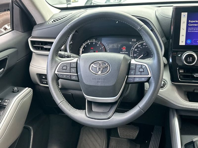 2023 Toyota Highlander XLE FWD - 23044220 - 16
