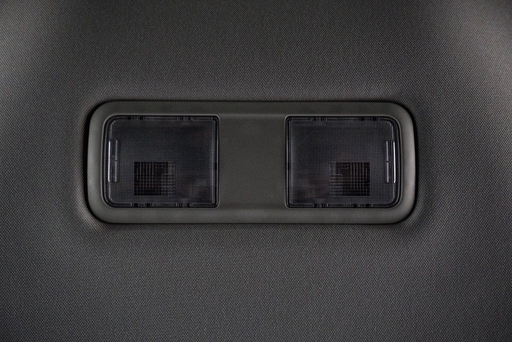 2023 Toyota Highlander XLE photo 11