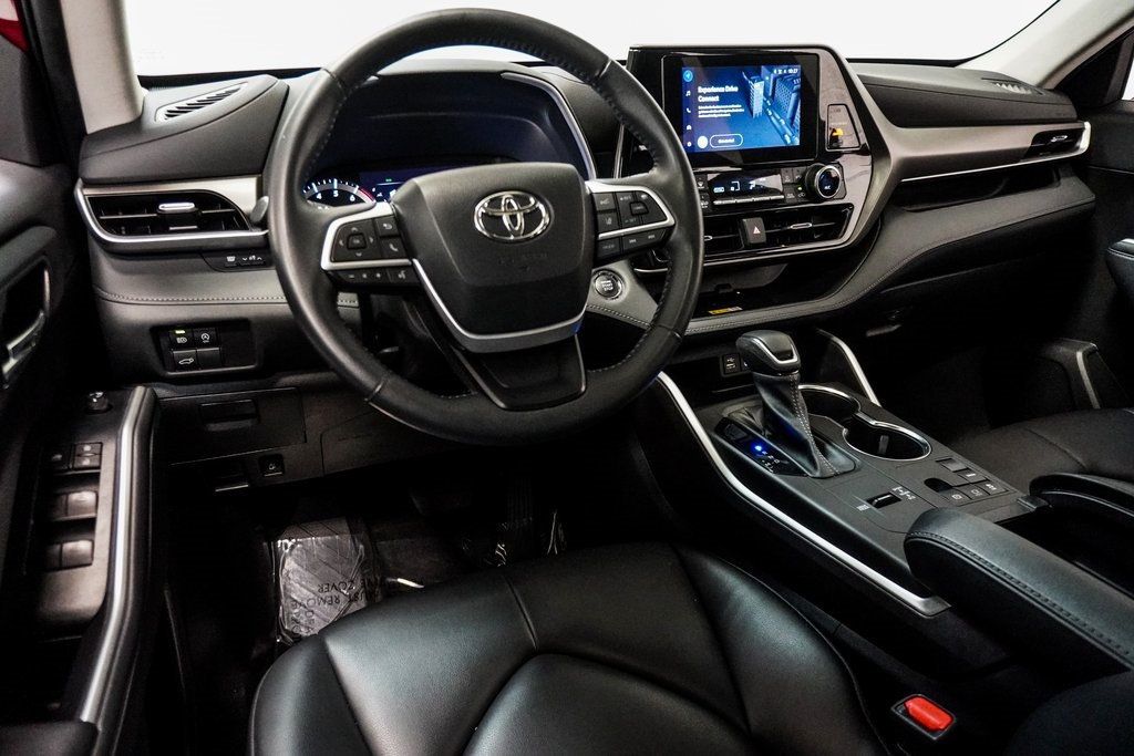 2023 Toyota Highlander XLE photo 14