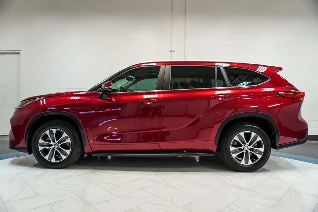 2023 Toyota Highlander XLE photo 34