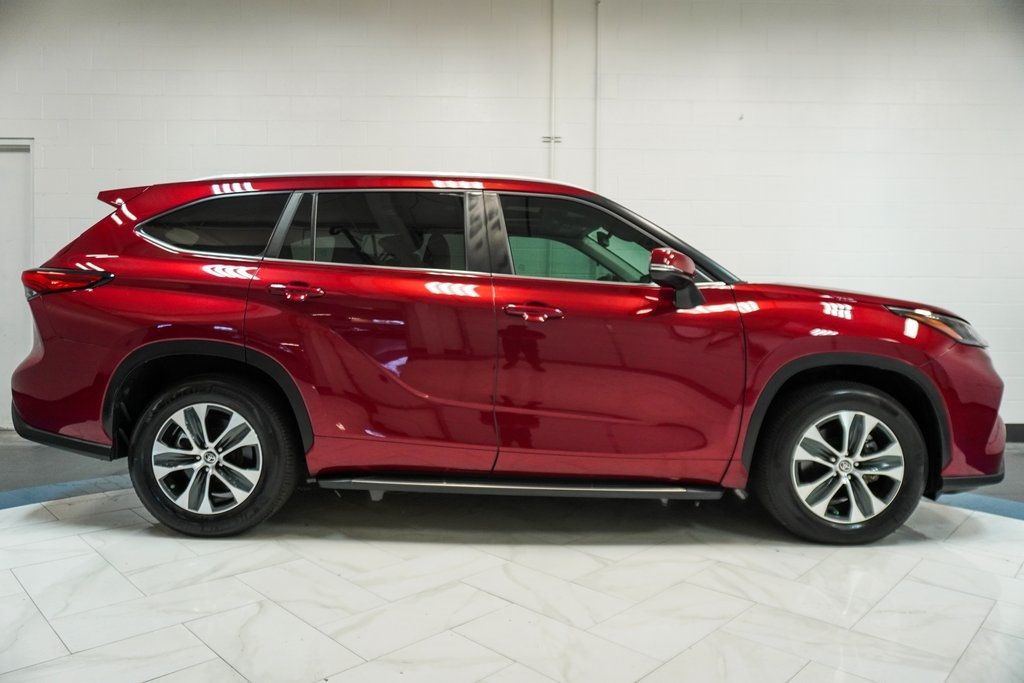 2023 Toyota Highlander XLE photo 35