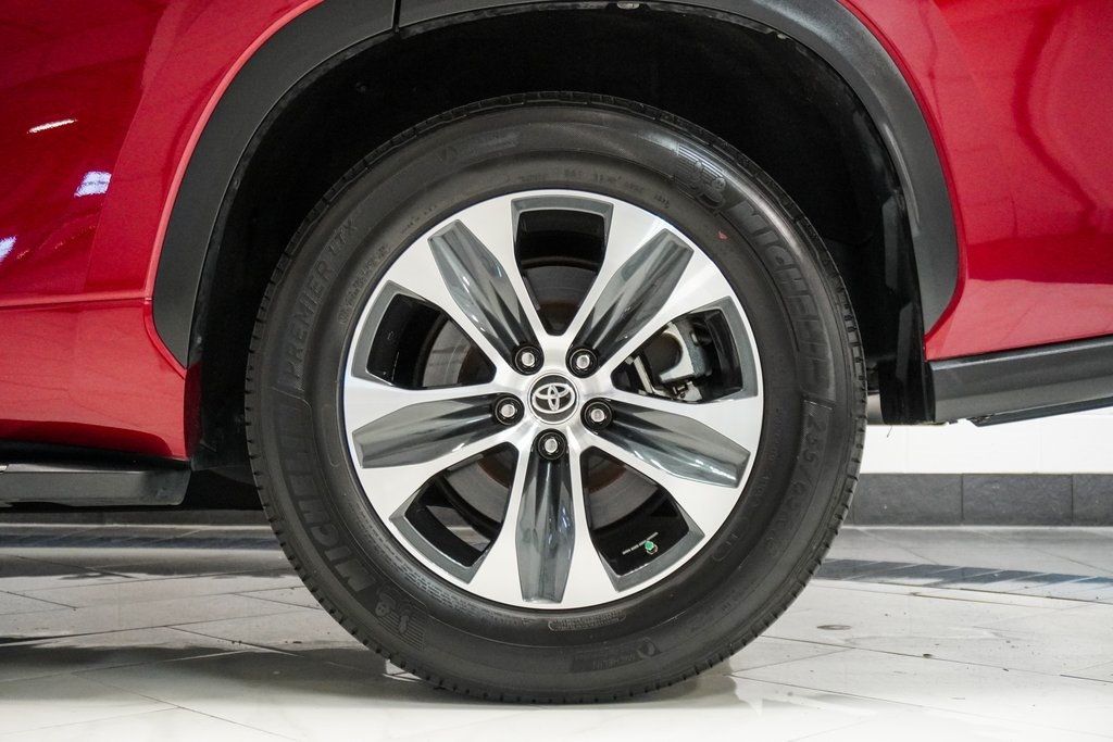 2023 Toyota Highlander XLE photo 37