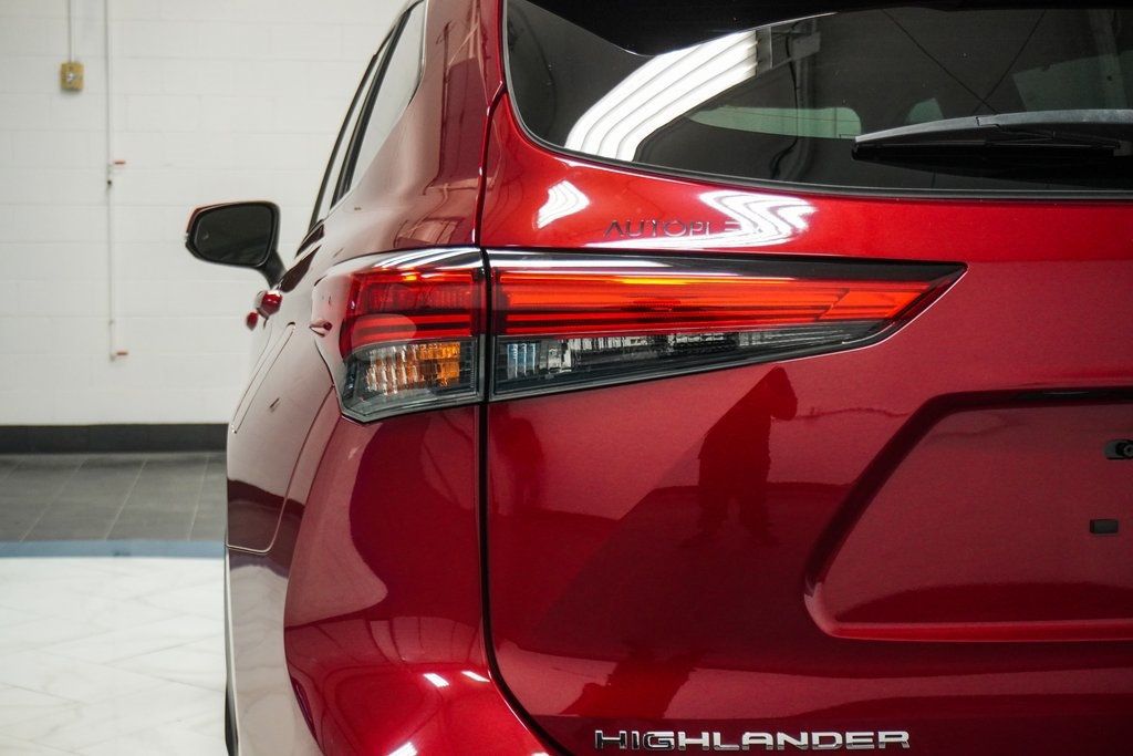 2023 Toyota Highlander XLE photo 40