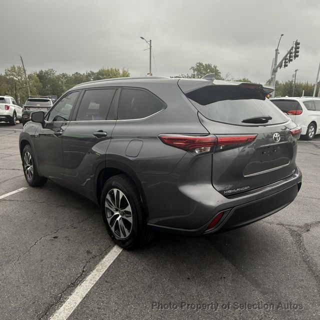 2023 Toyota Highlander XLE FWD W/NAVIGATION, PANO-ROOF & ADAPTIVE CRUISE - 23088638 - 10