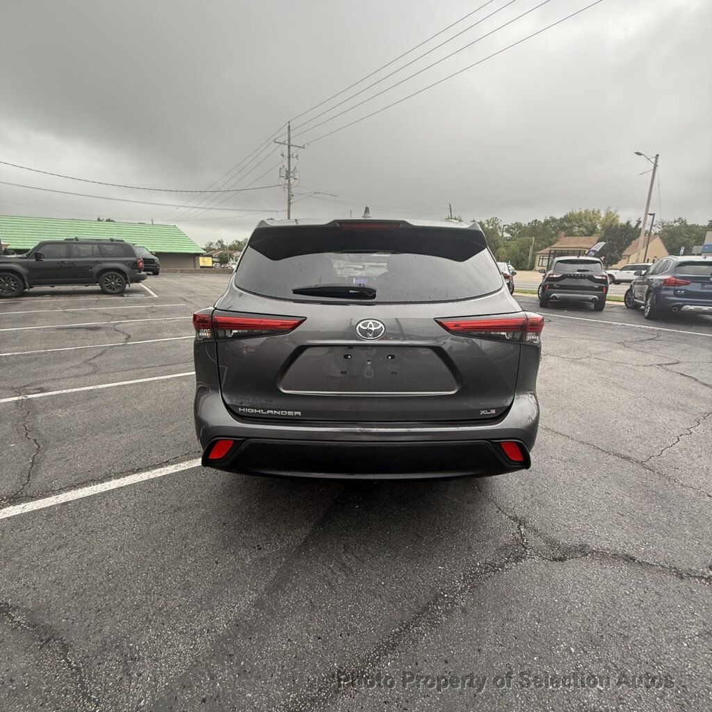 Toyota Highlander photo 12