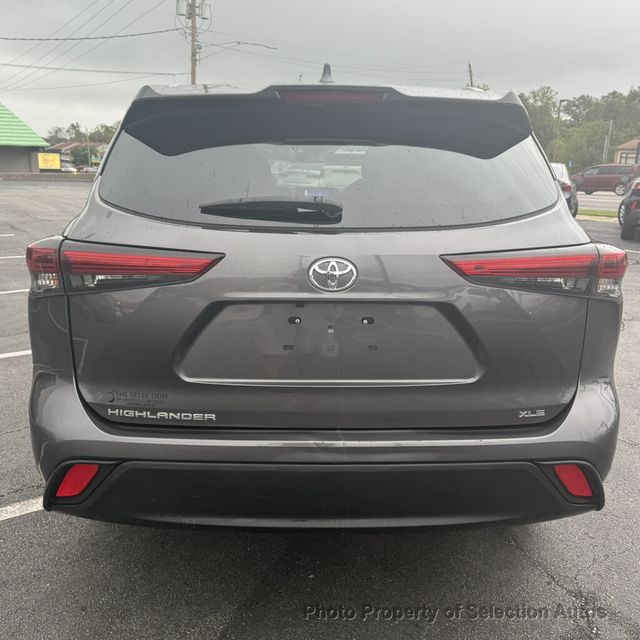 2023 Toyota Highlander XLE FWD W/NAVIGATION, PANO-ROOF & ADAPTIVE CRUISE - 23088638 - 13