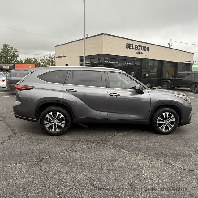 2023 Toyota Highlander XLE FWD W/NAVIGATION, PANO-ROOF & ADAPTIVE CRUISE - 23088638 - 19