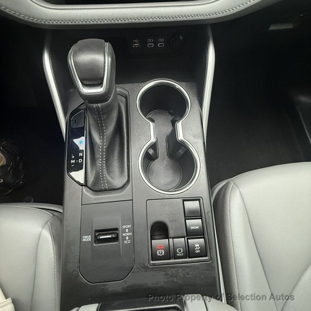 2023 Toyota Highlander XLE FWD W/NAVIGATION, PANO-ROOF & ADAPTIVE CRUISE - 23088638 - 35