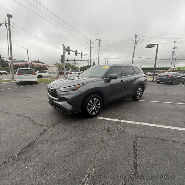 2023 Toyota Highlander XLE FWD W/NAVIGATION, PANO-ROOF & ADAPTIVE CRUISE - 23088638 - 5