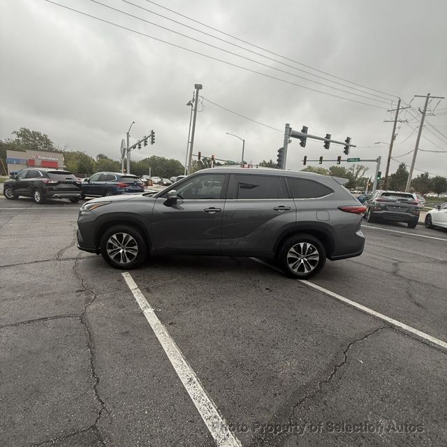 2023 Toyota Highlander XLE FWD W/NAVIGATION, PANO-ROOF & ADAPTIVE CRUISE - 23088638 - 7