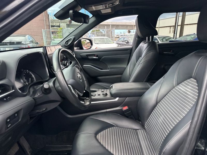 2023 Toyota Highlander XSE AWD - 23059956 - 12