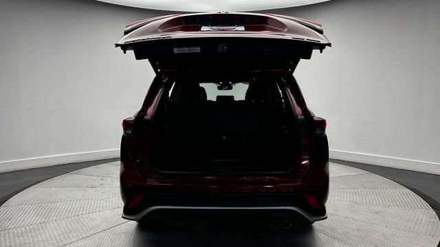 2023 Toyota Highlander XSE AWD - 23034744 - 32