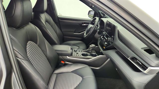 2023 Toyota Highlander XSE AWD w/ 12.3'' Touchscreen & JBL Premium Audio - 23009594 - 23