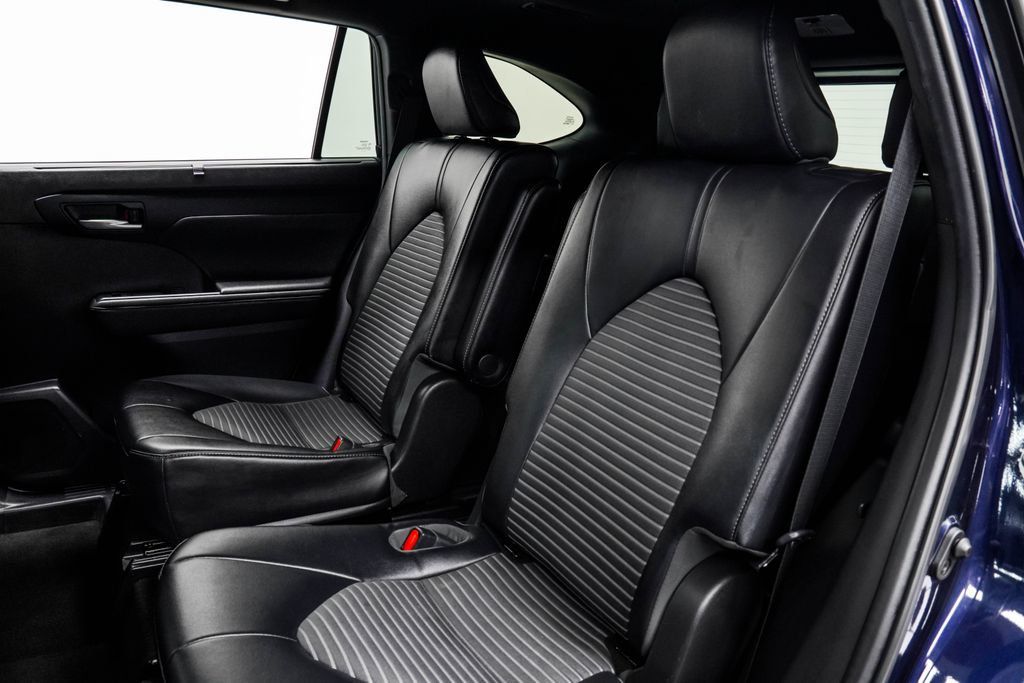 Toyota Highlander photo 16