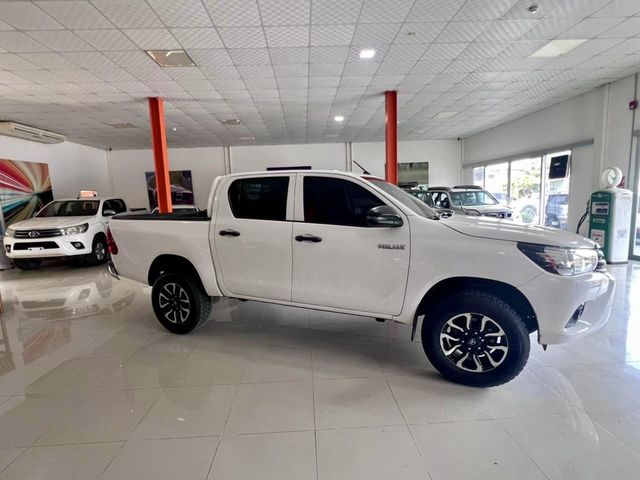 2023 Toyota Hilux 2.4 4x4 5 Speed 4x4 - 22930590 - 3